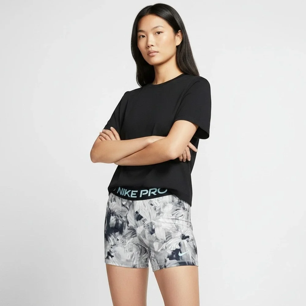 Nike Pro 4
